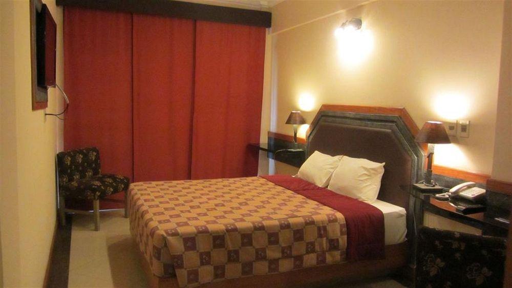 Aspen Hotel & Apart Асунсион Екстериор снимка