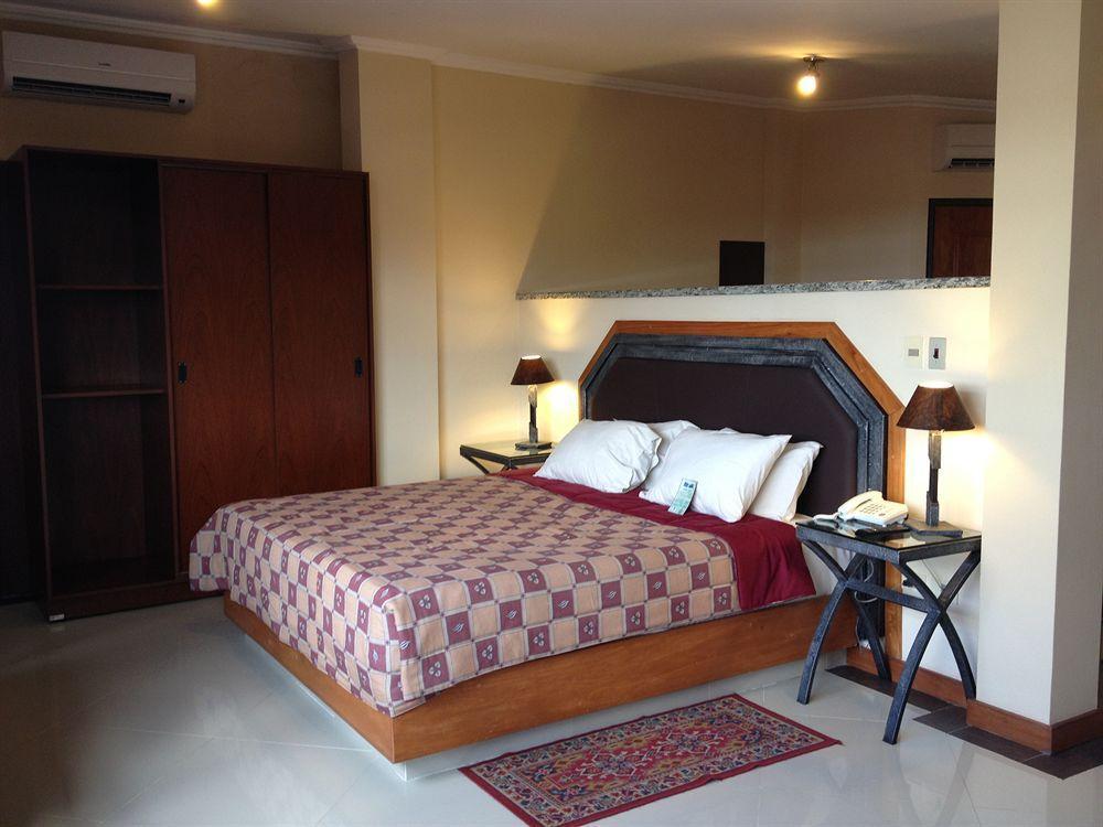 Aspen Hotel & Apart Асунсион Екстериор снимка