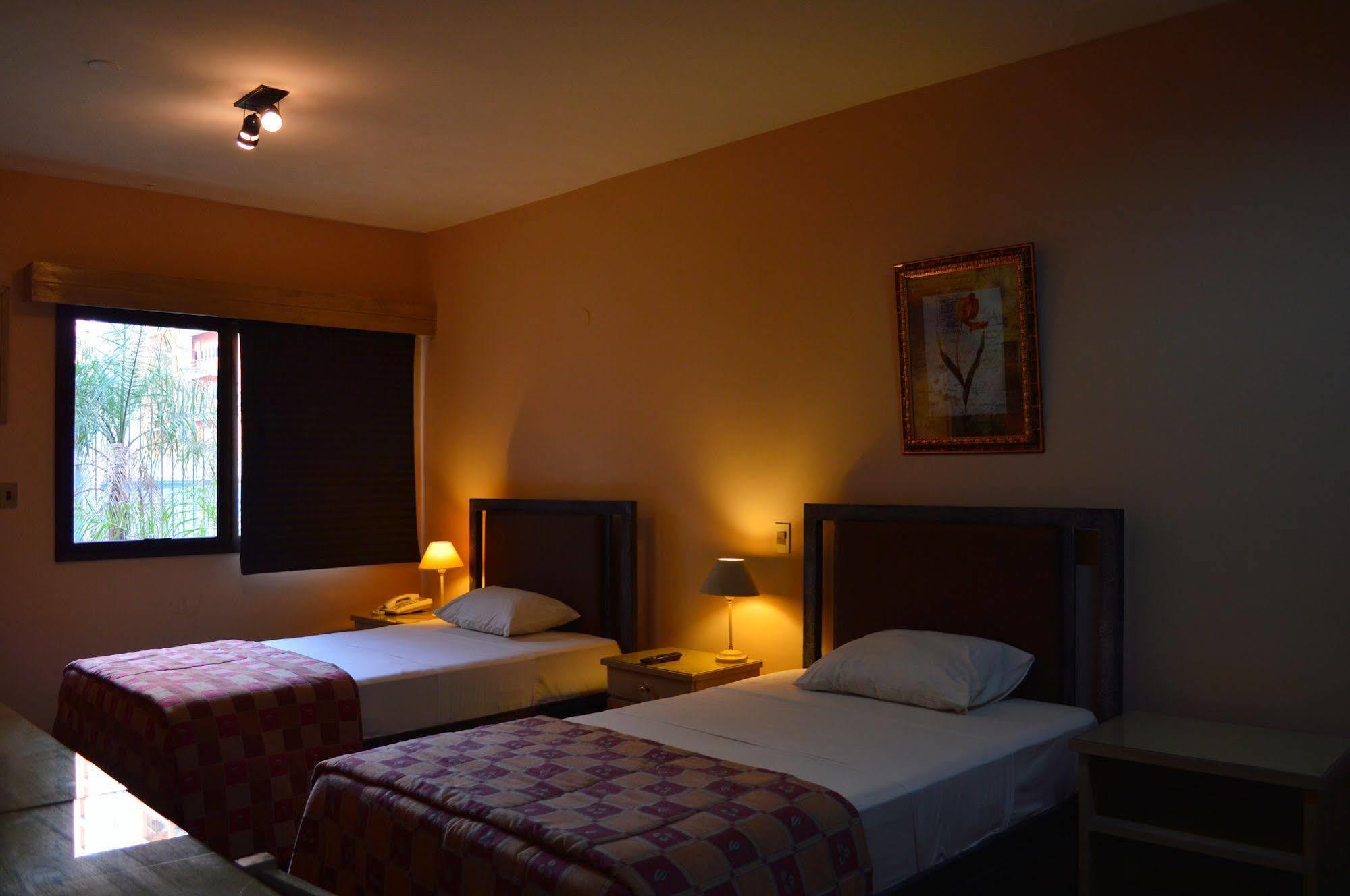 Aspen Hotel & Apart Асунсион Екстериор снимка