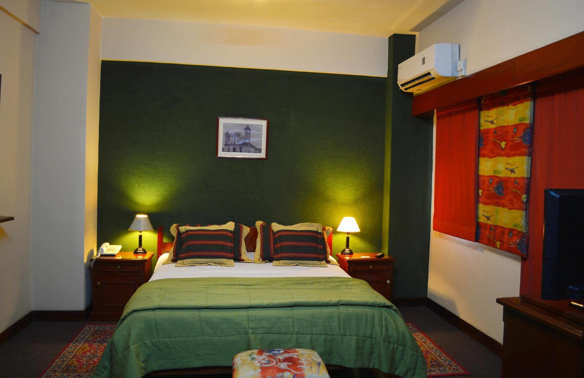 Aspen Hotel & Apart Асунсион Екстериор снимка