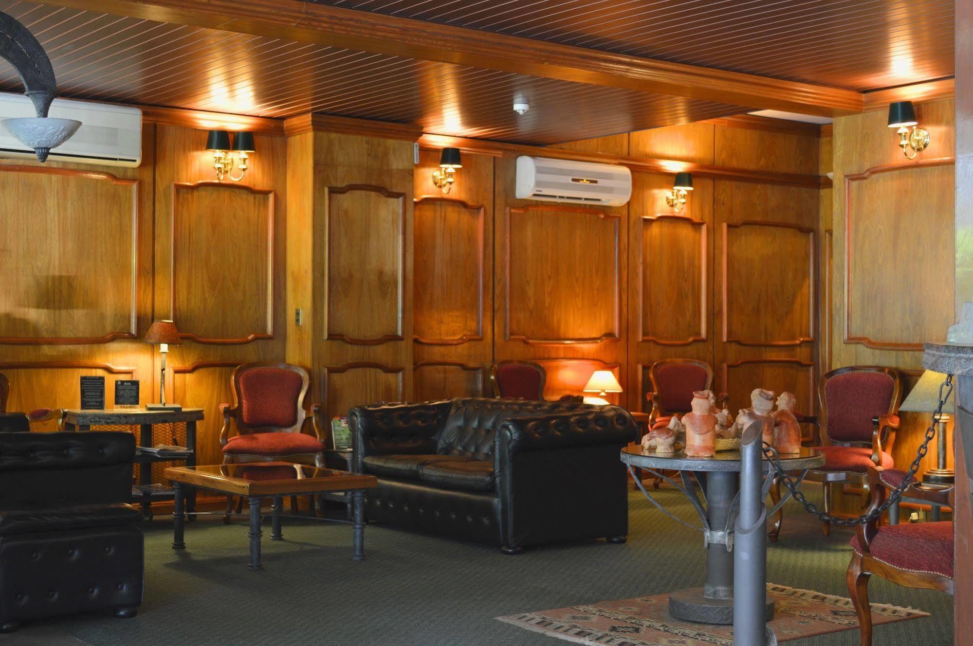 Aspen Hotel & Apart Асунсион Екстериор снимка